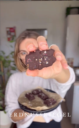 Erdnussriegel mit Mehlwurmpulver